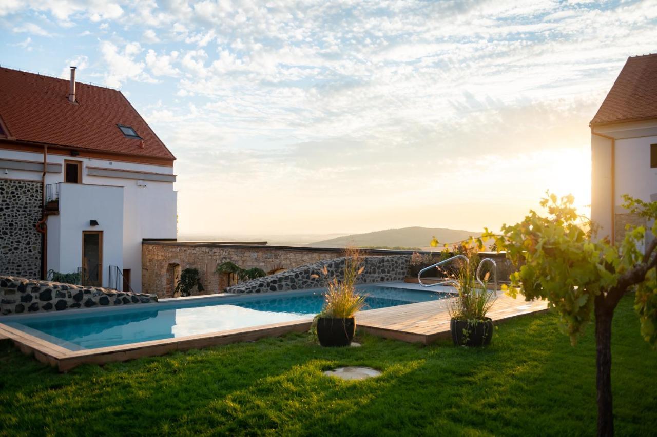 Oblik Resort Louny Buitenkant foto