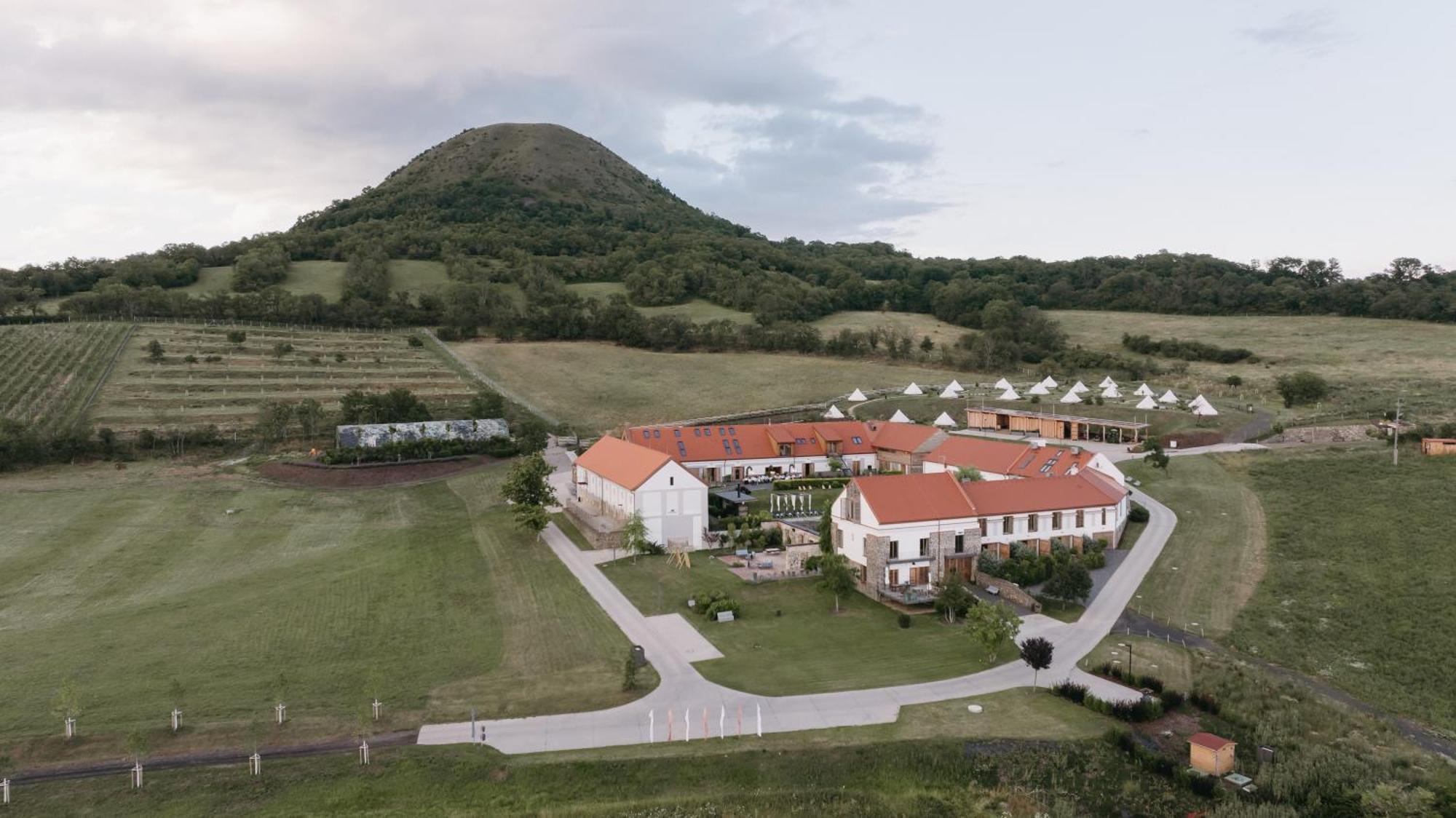 Oblik Resort Louny Buitenkant foto