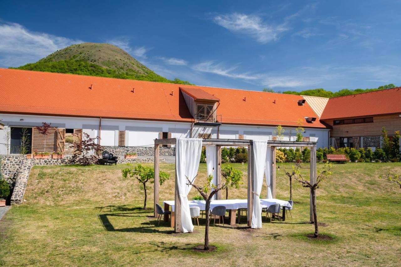 Oblik Resort Louny Buitenkant foto