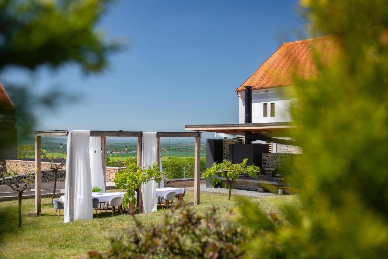 Oblik Resort Louny Buitenkant foto